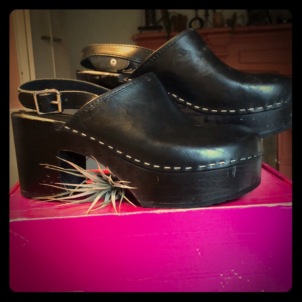 SWEDISH HASBEENS CLOGS